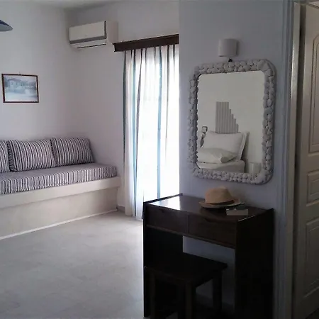 Oasis Aparthotel Mikri Vigla