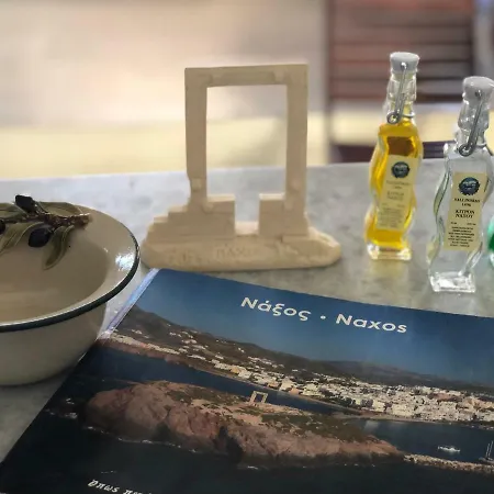 Oasis Aparthotel Mikri Vigla