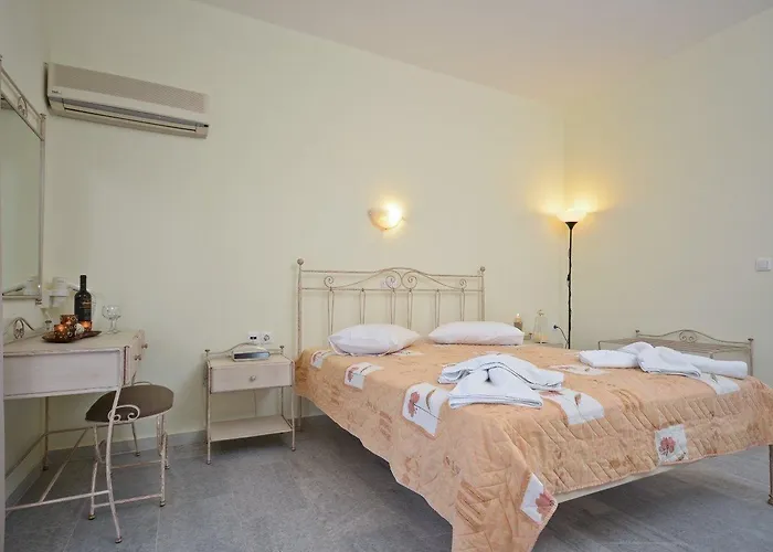 Oasis Aparthotel Mikri Vigla