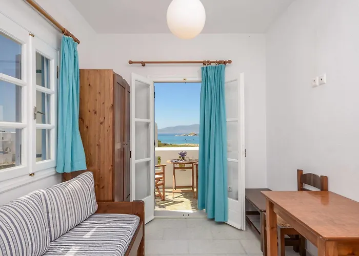 Oasis Aparthotel Mikri Vigla