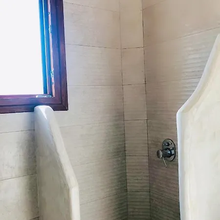 Oasis Mikrí Vígla