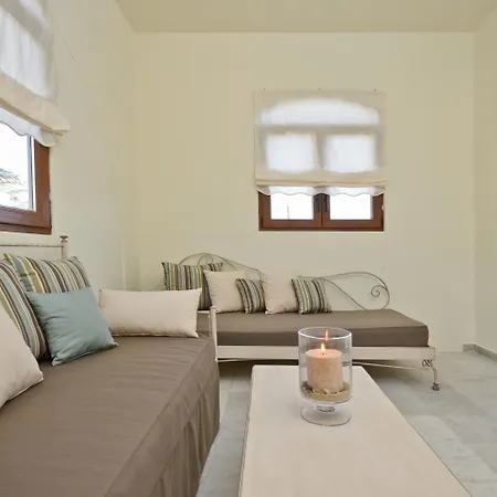 Oasis Apartmanhotel Mikrí Vígla