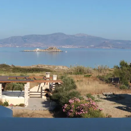 Oasis Aparthotel Mikri Vigla