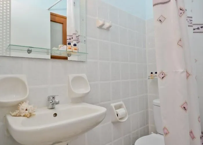 Oasis Aparthotel Mikri Vigla